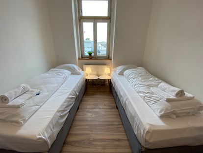 Monteurwohnung - WLAN - Schlafzimmer inkl. Handtücher und Bettwäsche - Monteurwohnungen in Klagenfurt am Wörthersee
