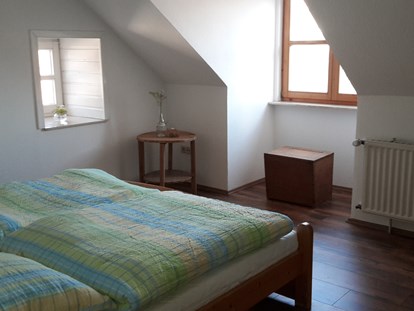 Monteurwohnung - WLAN - Ein weiteres Schlafzimmer - Ferienwohnung "Wohnglück" im Gasthaus "Zur Krone"