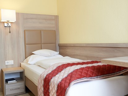 Monteurwohnung - Bettwäsche: Bettwäsche inklusive - Einzelzimmer mit Bad ohne Küche. - Hotel Wendelstein GmbH