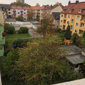 Monteurzimmer: Blick vom Balkon ins ”Grüne ”  - Cityhome Bremerhaven
